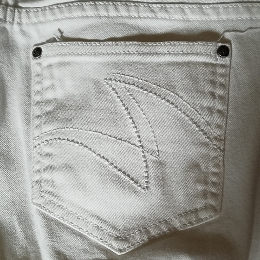 Jeans - Picture 2 of 5